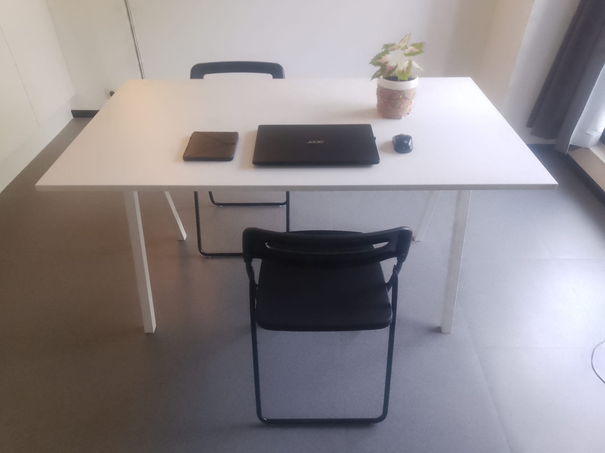 Les bienfaits du minimalisme au travail : mon expérience et quelques astuces pour l&rsquo;appliquer